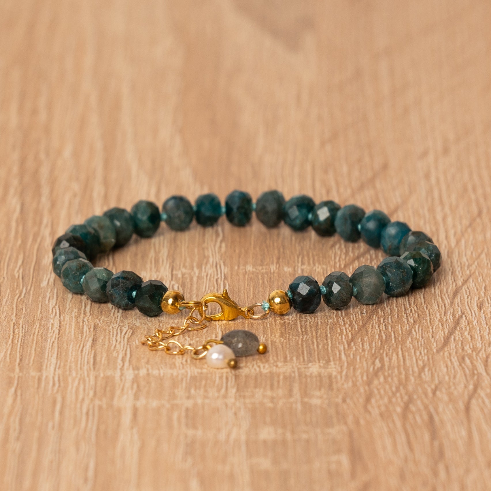 Intense Agate Bracelet